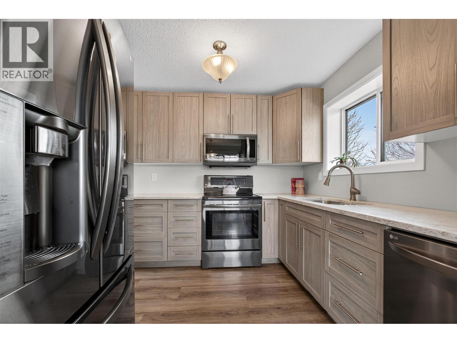 1085 Alta Dena Road, Kelowna, British Columbia  V1X 4K1 - Photo 4 - 10379614