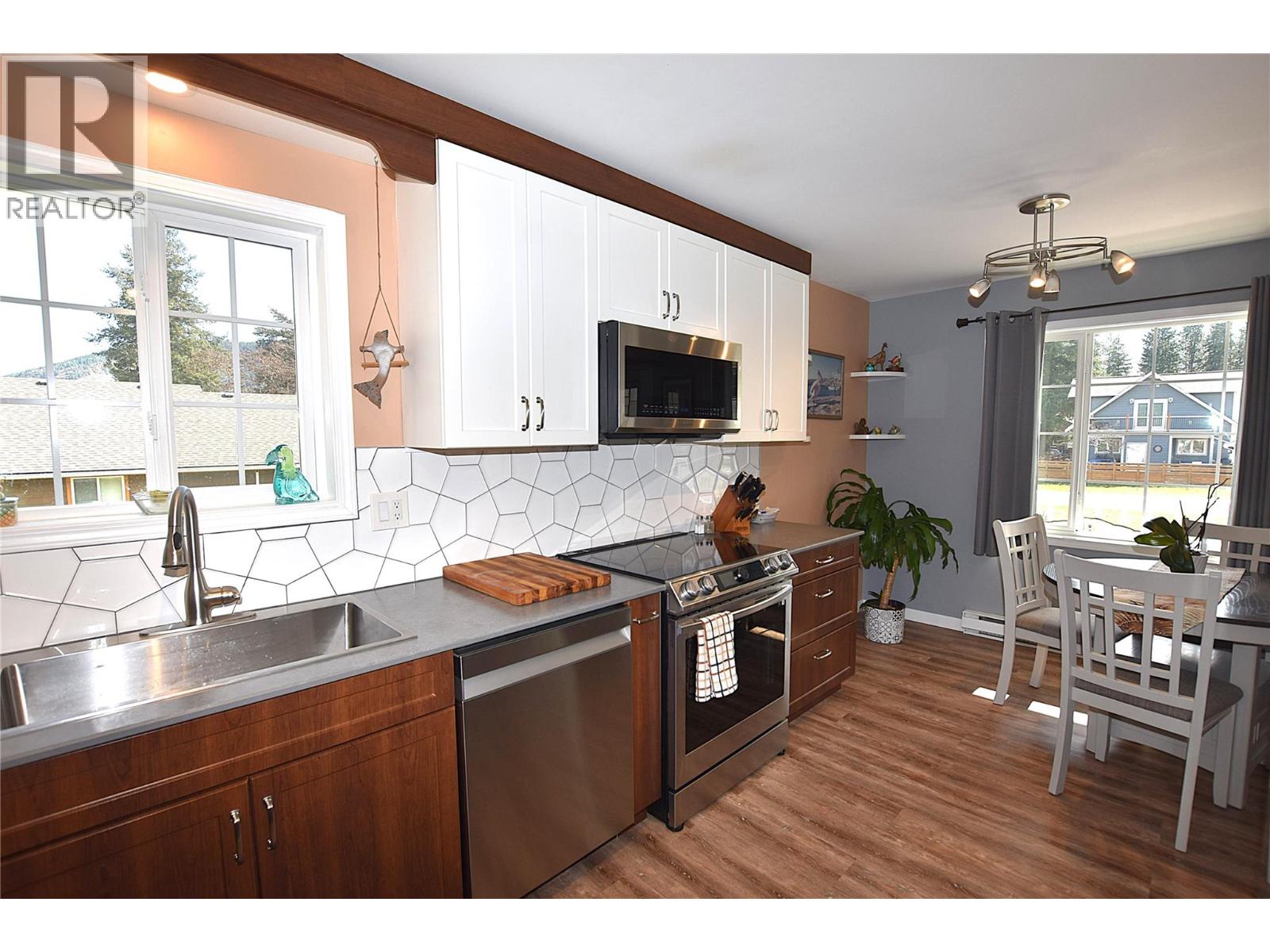 441 Hummingbird Avenue, Vernon, British Columbia  V1H 2A1 - Photo 11 - 10380893