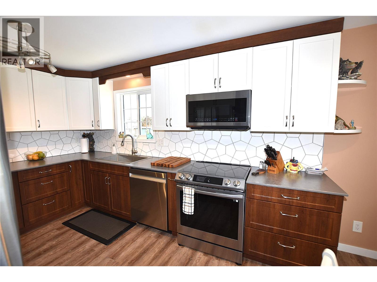 441 Hummingbird Avenue, Vernon, British Columbia  V1H 2A1 - Photo 7 - 10380893