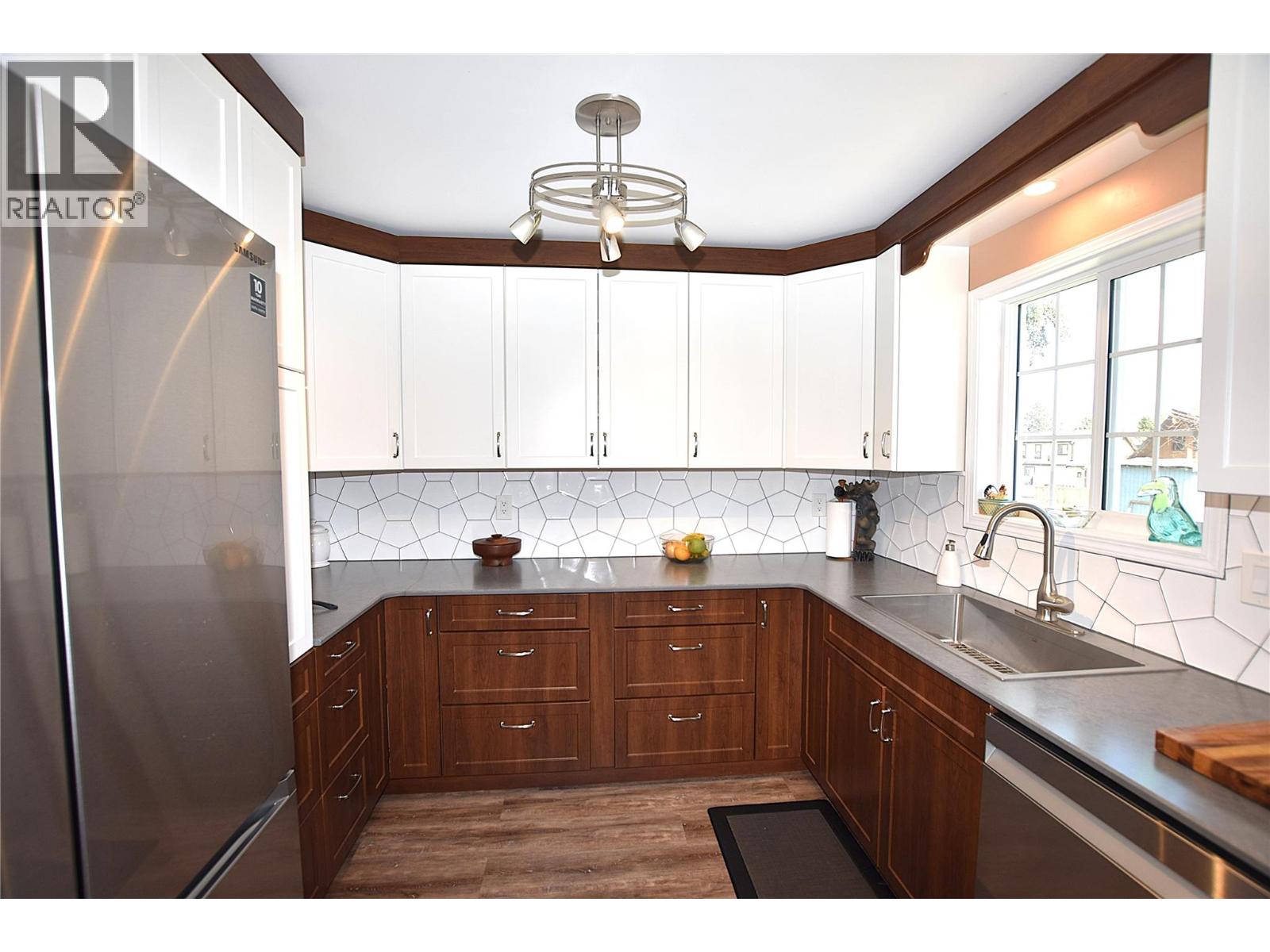 441 Hummingbird Avenue, Vernon, British Columbia  V1H 2A1 - Photo 8 - 10380893