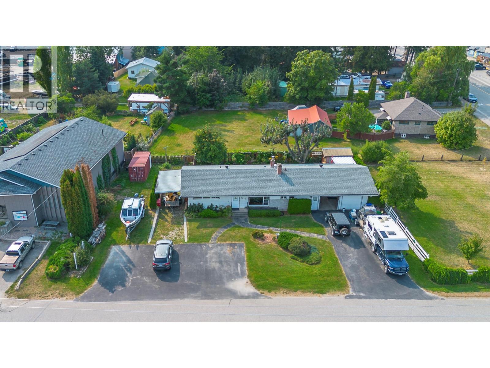 1230 Shuswap Avenue, sicamous, British Columbia