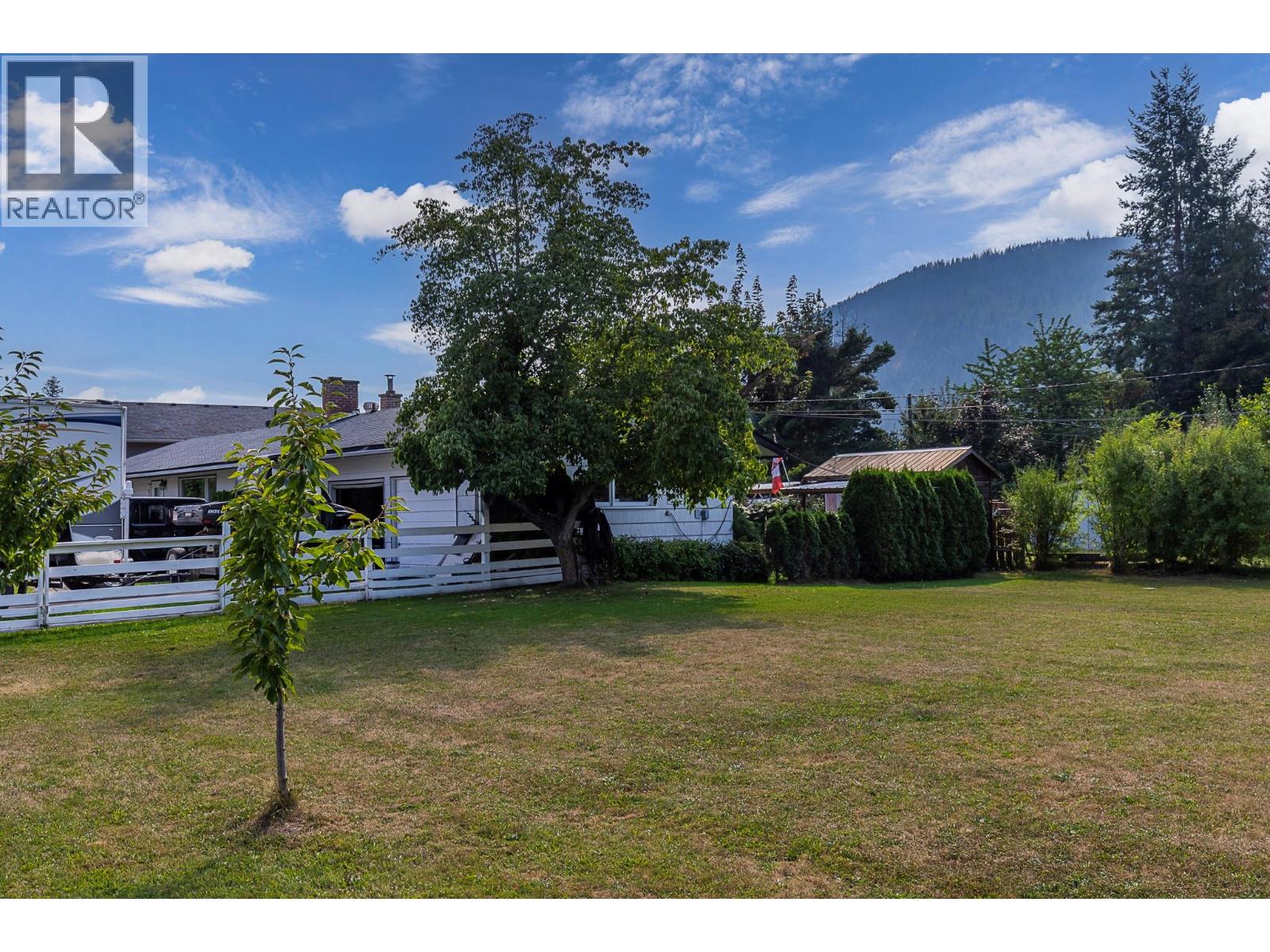 1230 Shuswap Avenue, Sicamous, British Columbia  V0E 2V1 - Photo 45 - 10380947