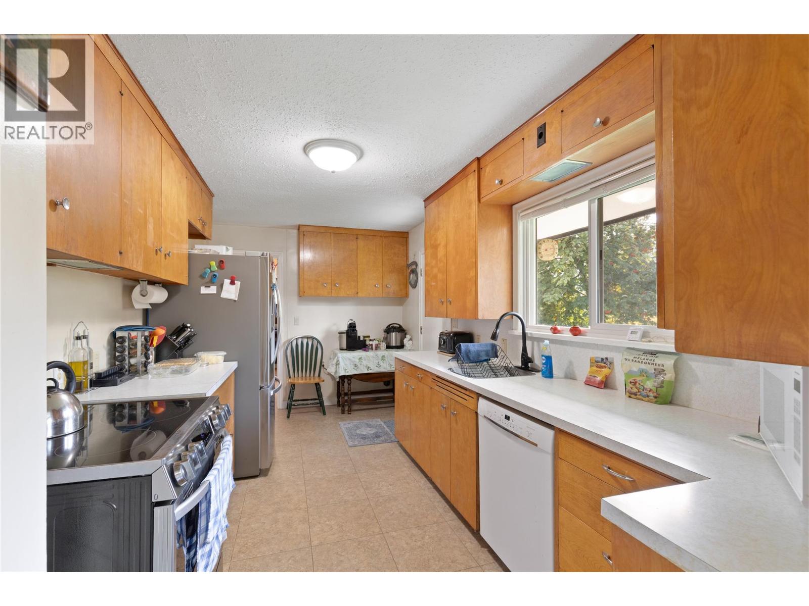 1230 Shuswap Avenue, Sicamous, British Columbia  V0E 2V1 - Photo 6 - 10380947