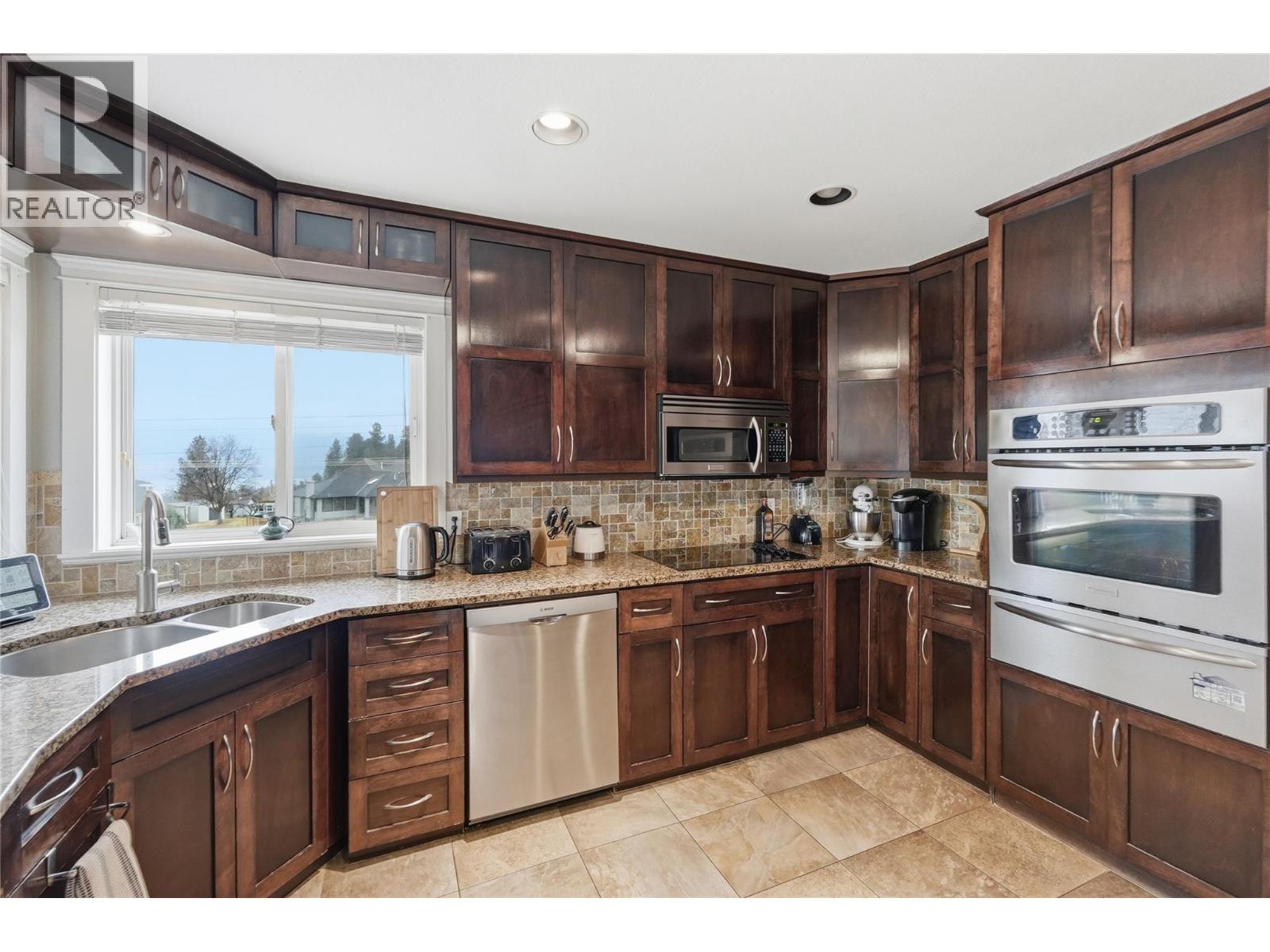 4812 Westridge Drive, Kelowna, British Columbia  V1W 3B5 - Photo 13 - 10380268