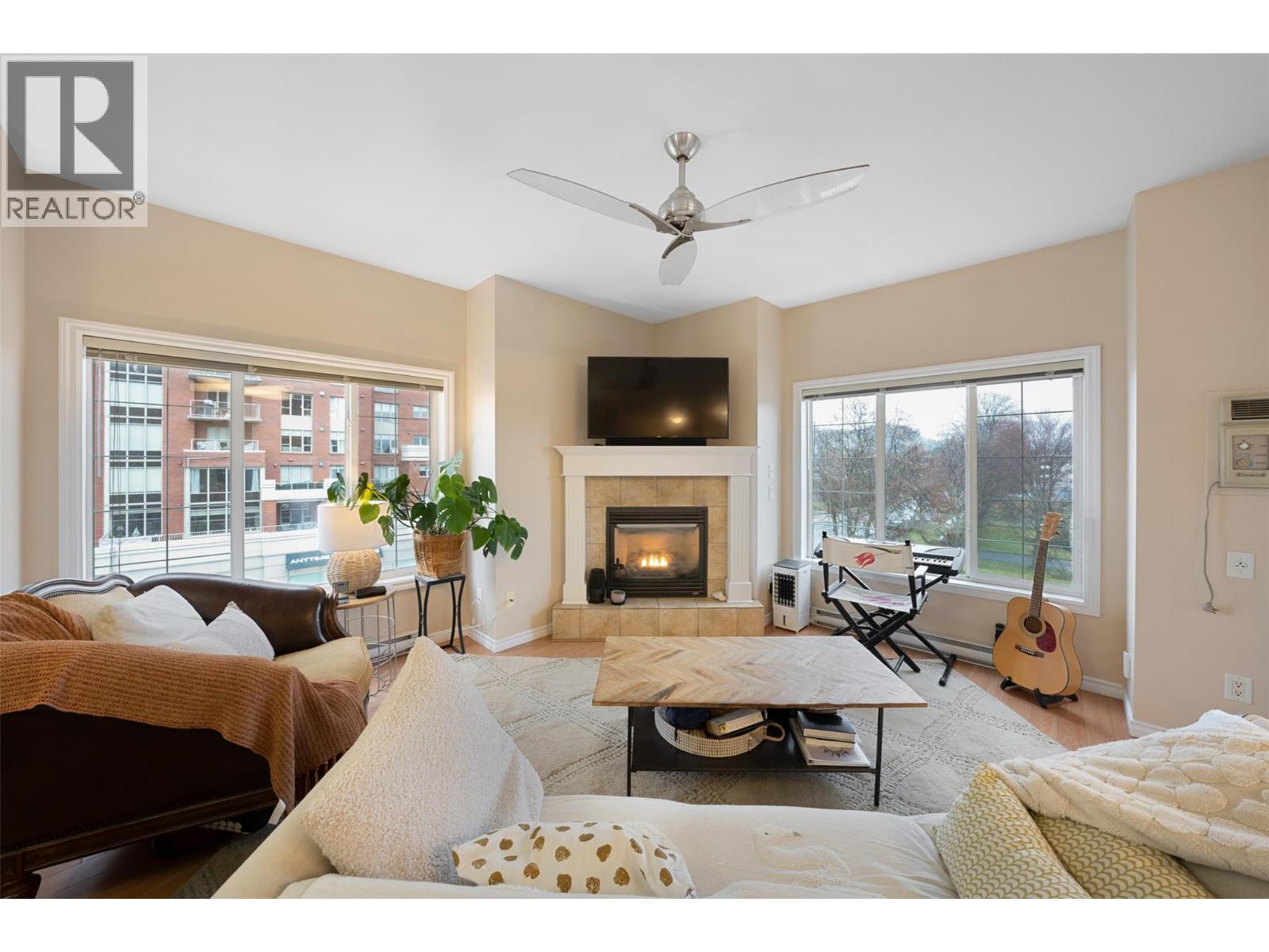 1125 Bernard Avenue Unit# 401, Kelowna, British Columbia  V1Y 6R3 - Photo 3 - 10380488