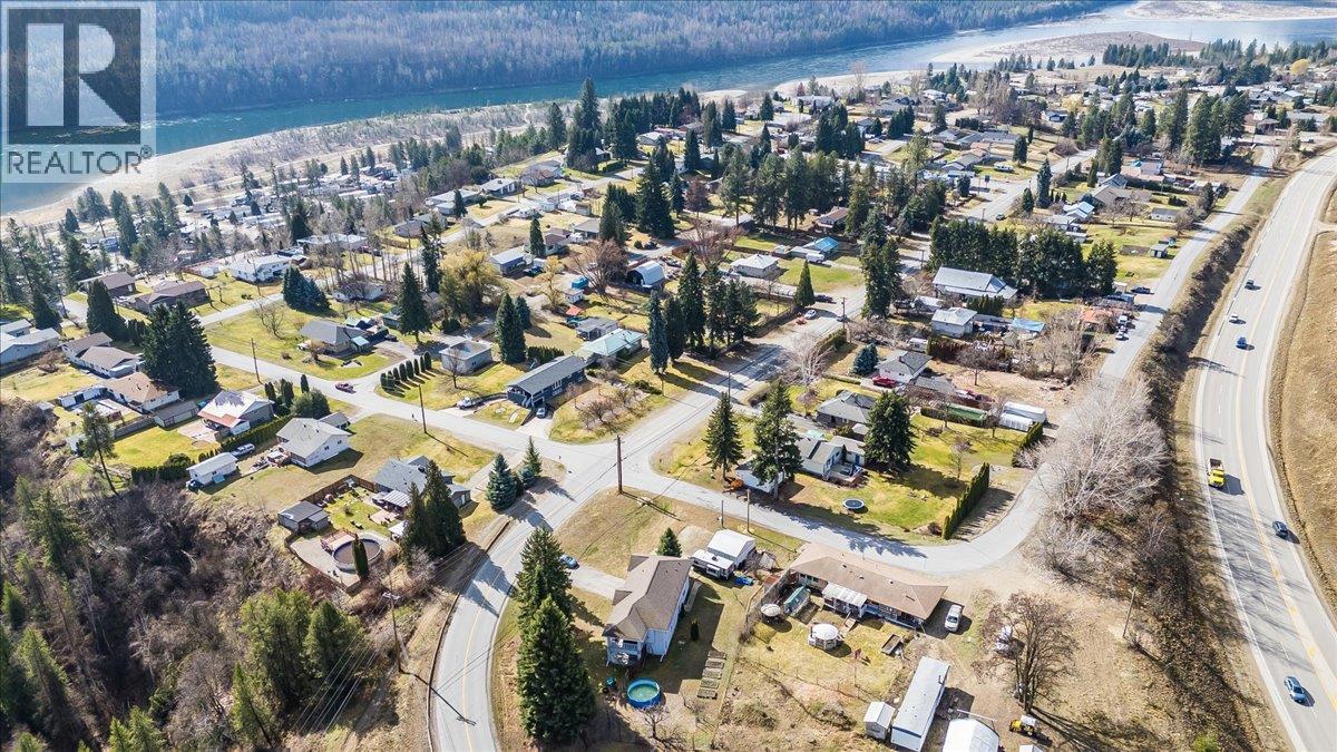601 12th Avenue, Genelle, British Columbia  V0G 1G0 - Photo 10 - 10380762