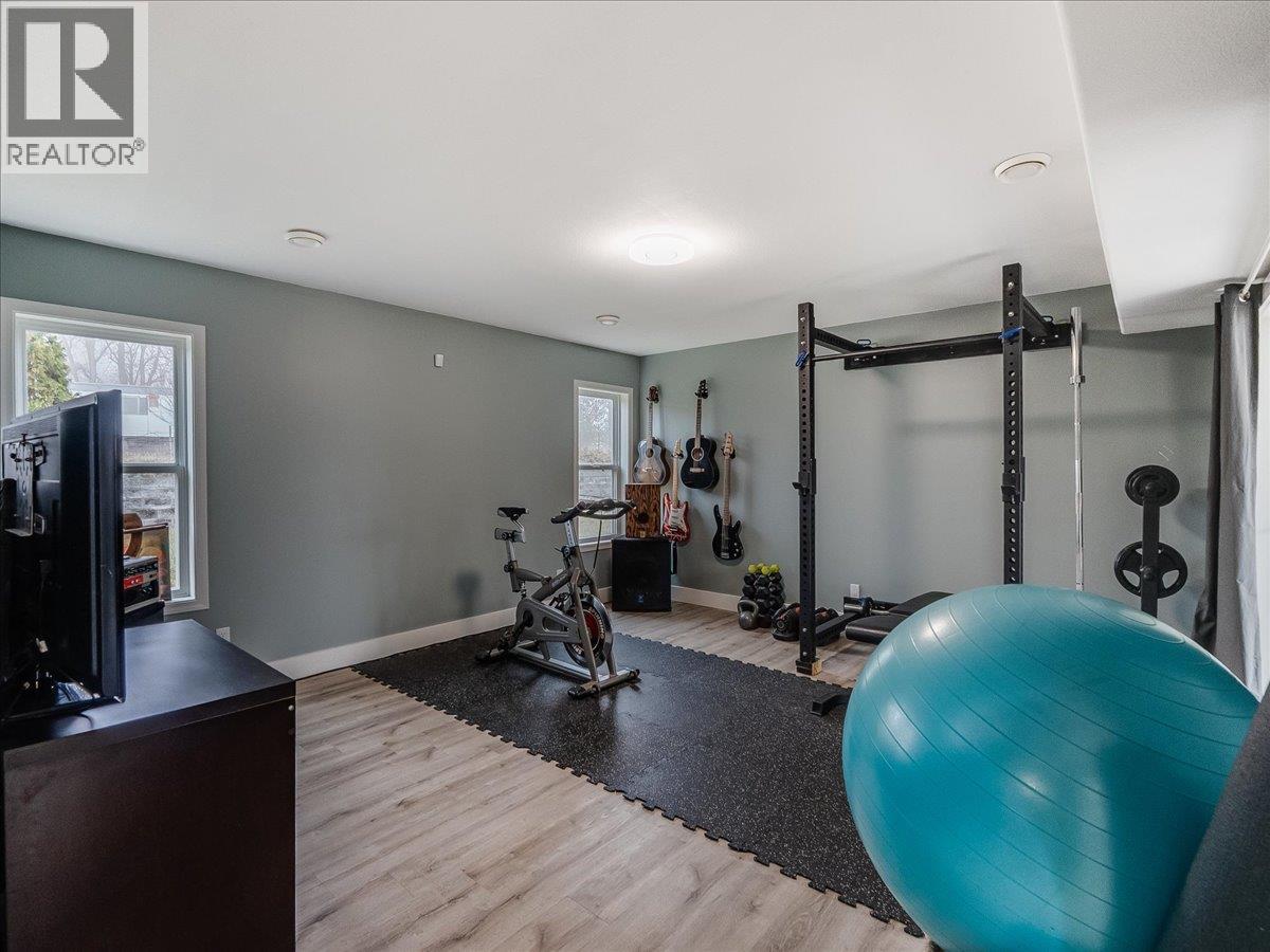 601 12th Avenue, Genelle, British Columbia  V0G 1G0 - Photo 14 - 10380762