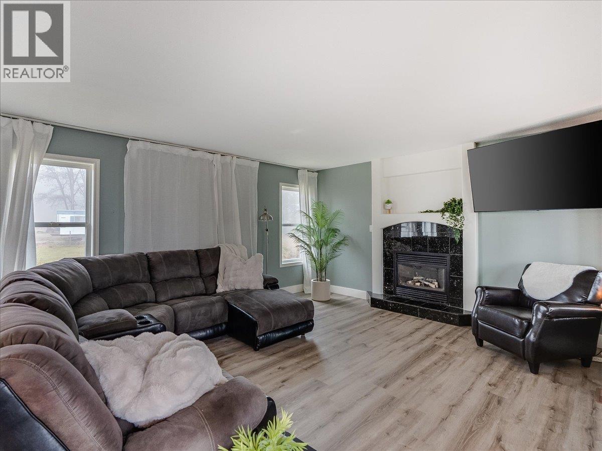 601 12th Avenue, Genelle, British Columbia  V0G 1G0 - Photo 39 - 10380762