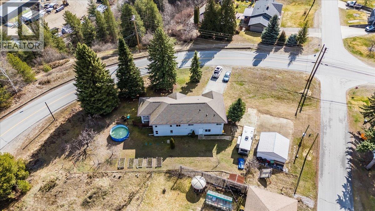 601 12th Avenue, Genelle, British Columbia  V0G 1G0 - Photo 7 - 10380762