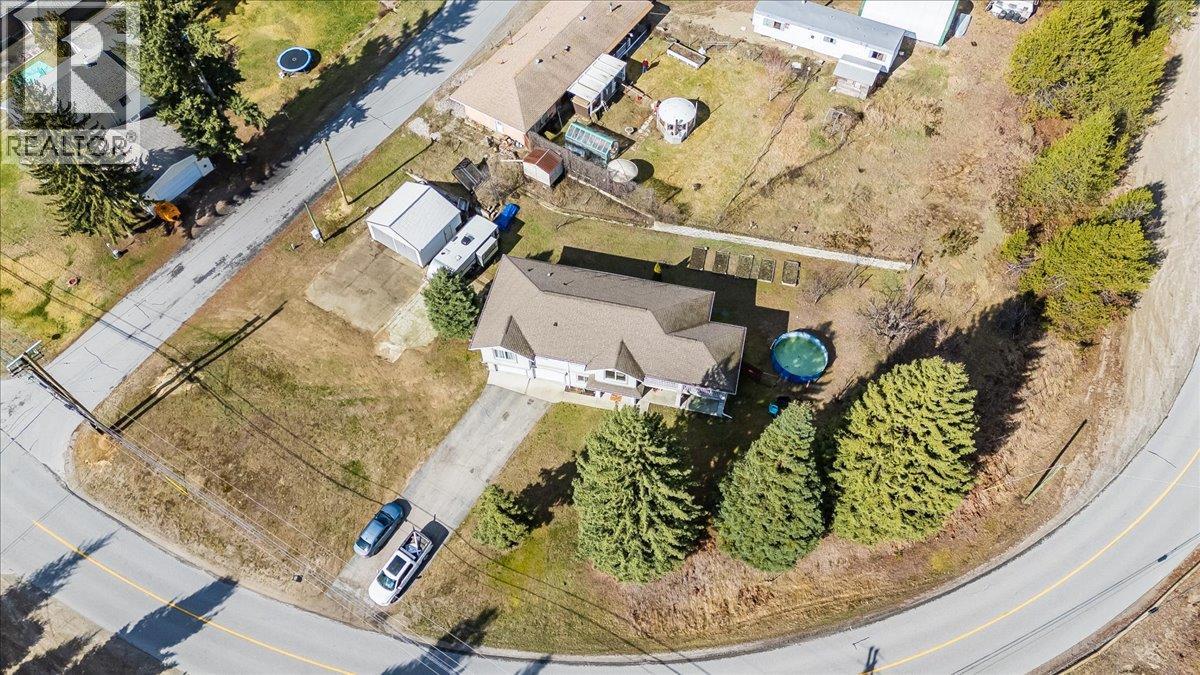 601 12th Avenue, Genelle, British Columbia  V0G 1G0 - Photo 8 - 10380762