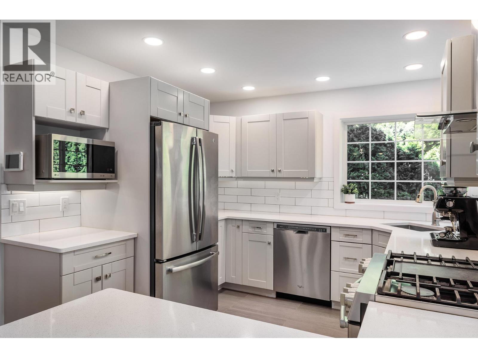 4551 Horak Road, Kelowna, British Columbia  V1W 1S1 - Photo 6 - 10380760