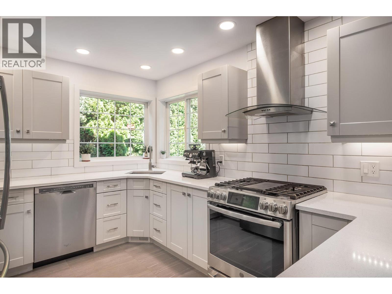 4551 Horak Road, Kelowna, British Columbia  V1W 1S1 - Photo 7 - 10380760