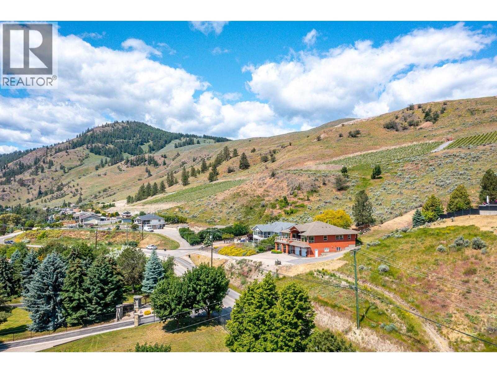 7551 Tronson Road, Vernon, British Columbia  V1H 1C4 - Photo 7 - 10376216