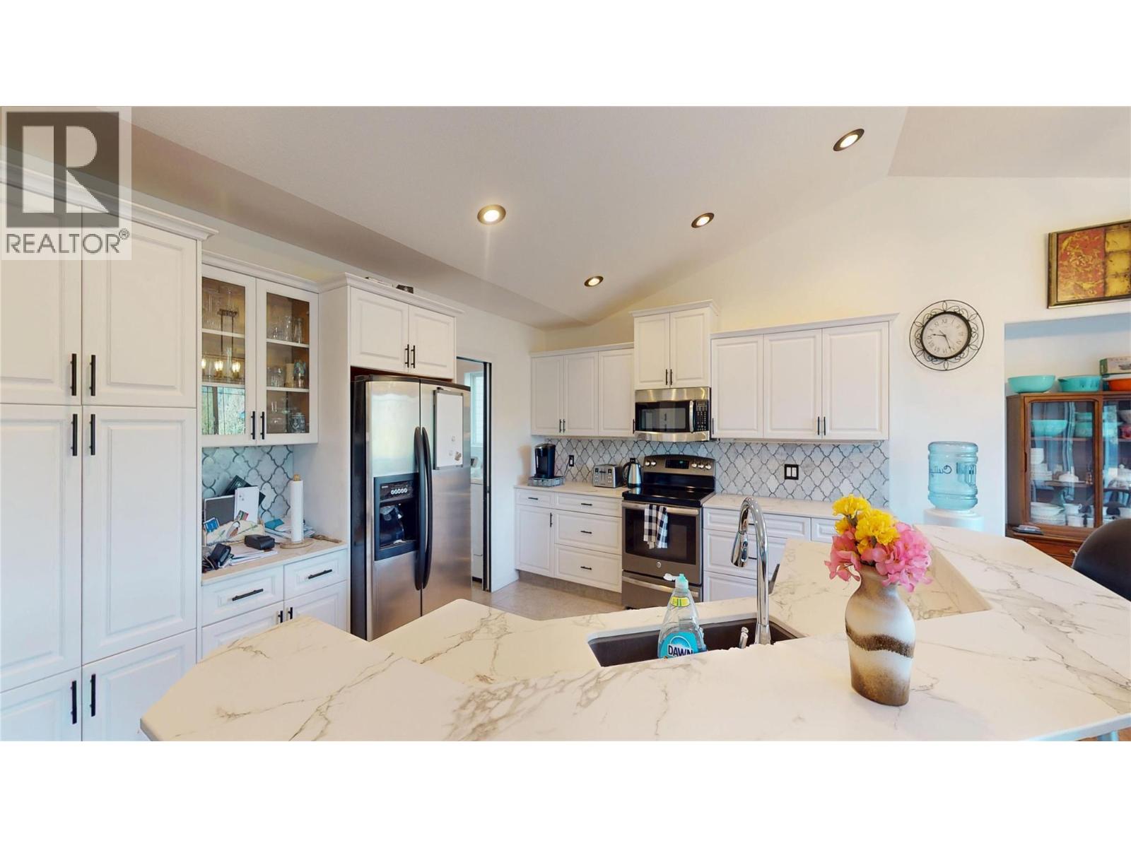 2926 Westview Road, Cranbrook, British Columbia  V1C 7G8 - Photo 5 - 10380727