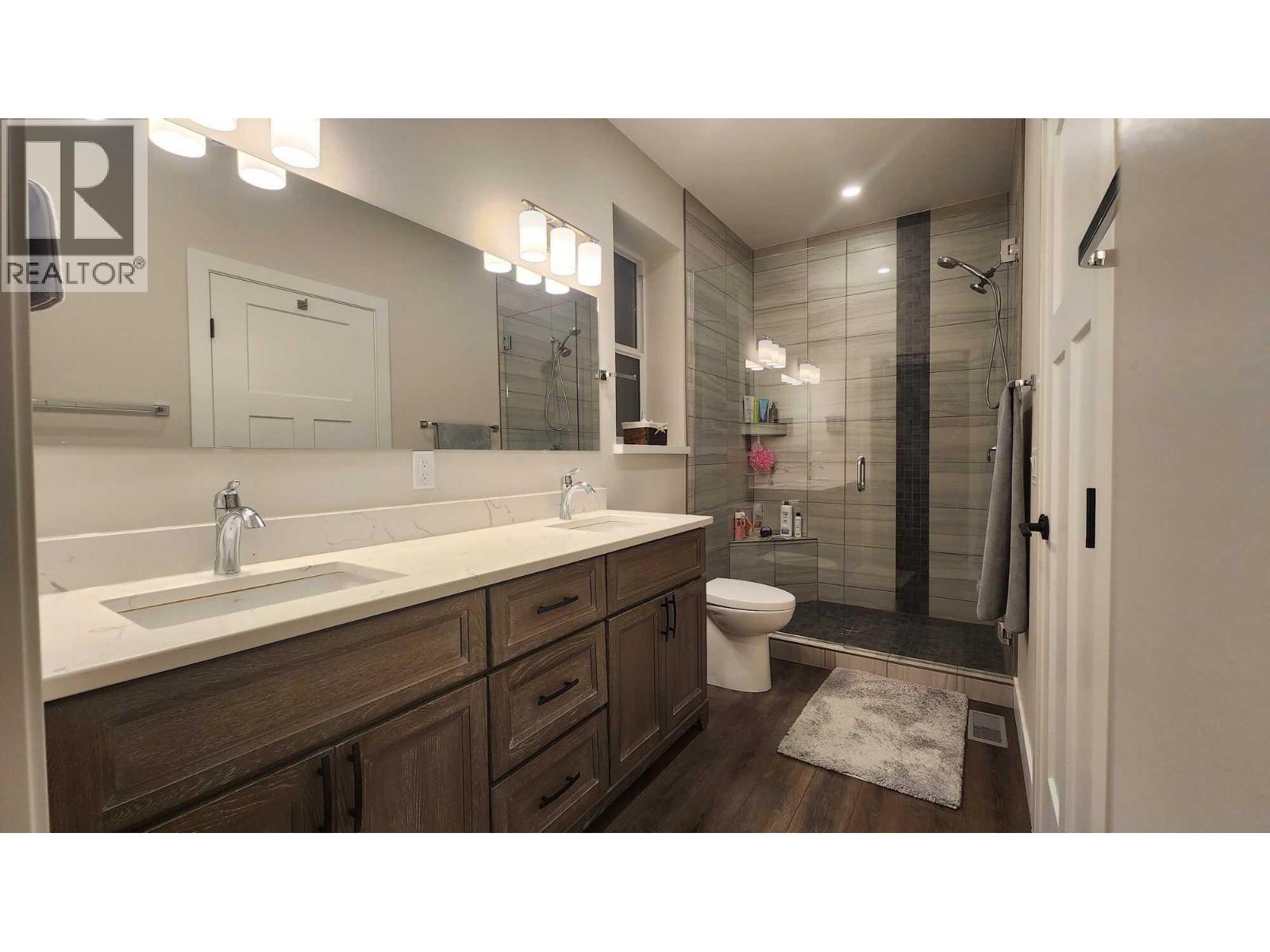 80 15 Avenue Se, Salmon Arm, British Columbia  V1E 0G3 - Photo 6 - 10380920