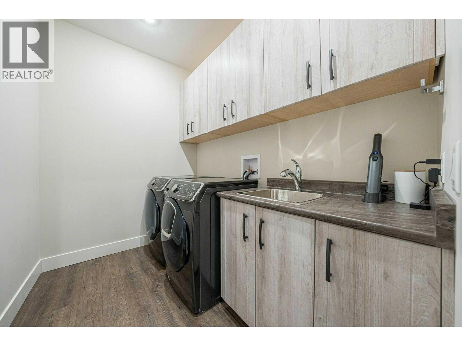 80 15 Avenue Se, Salmon Arm, British Columbia  V1E 0G3 - Photo 8 - 10380920