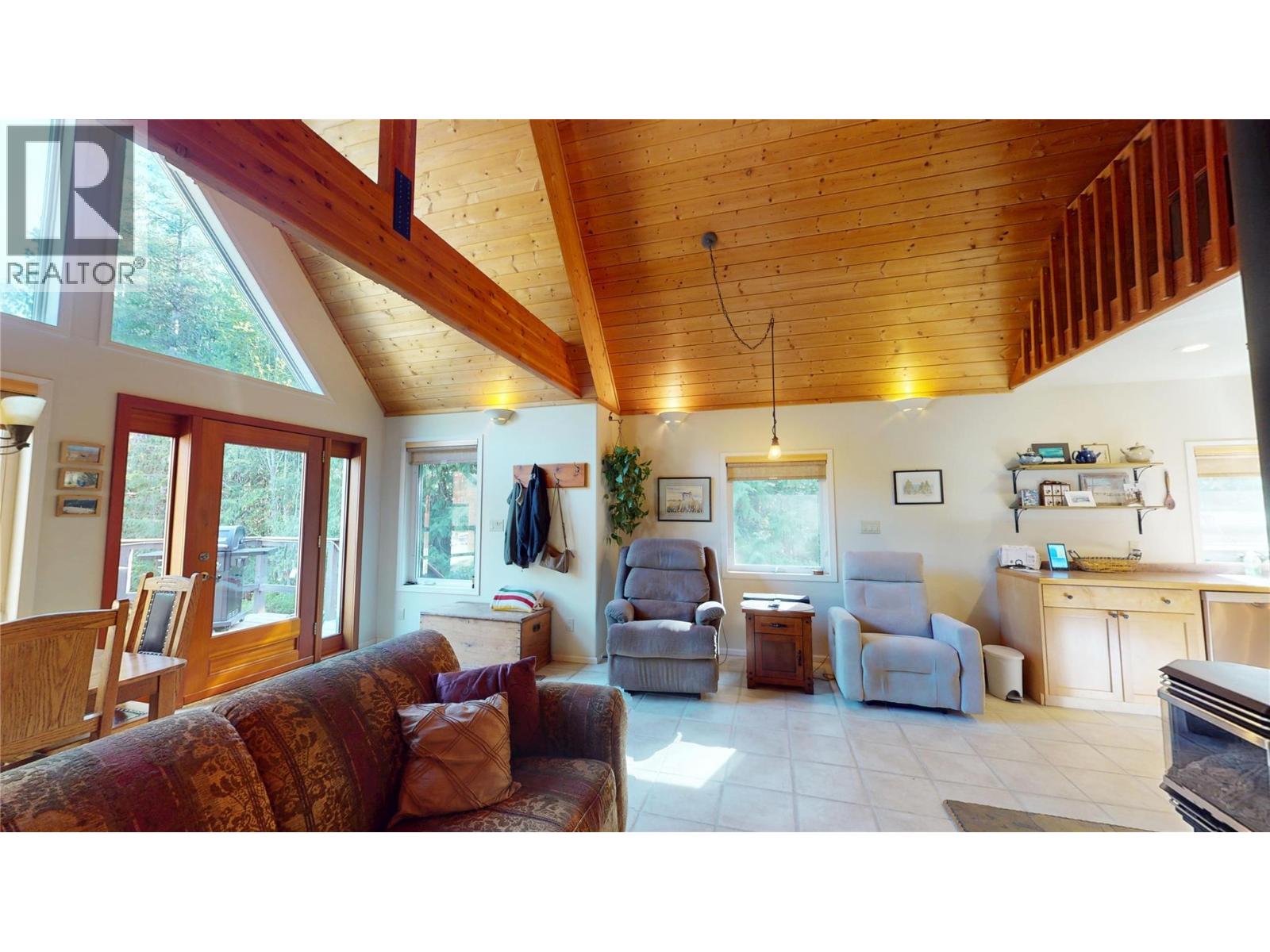 16317 Cedar Road, Crawford Bay, British Columbia  V0B 1E0 - Photo 11 - 10377510