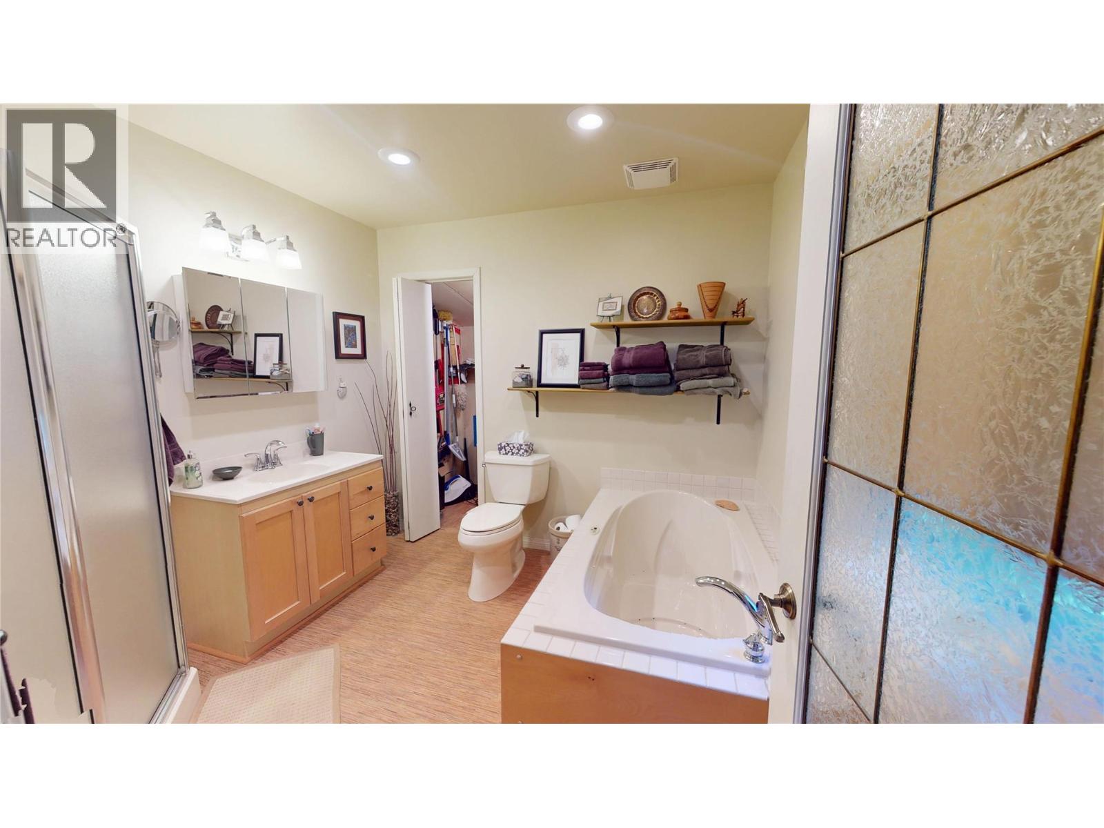 16317 Cedar Road, Crawford Bay, British Columbia  V0B 1E0 - Photo 16 - 10377510