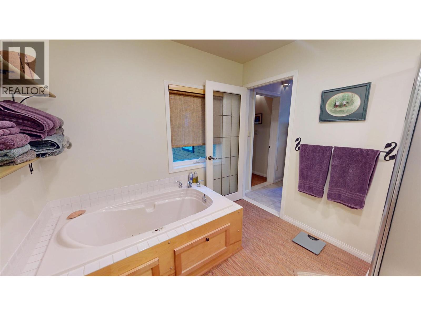 16317 Cedar Road, Crawford Bay, British Columbia  V0B 1E0 - Photo 17 - 10377510