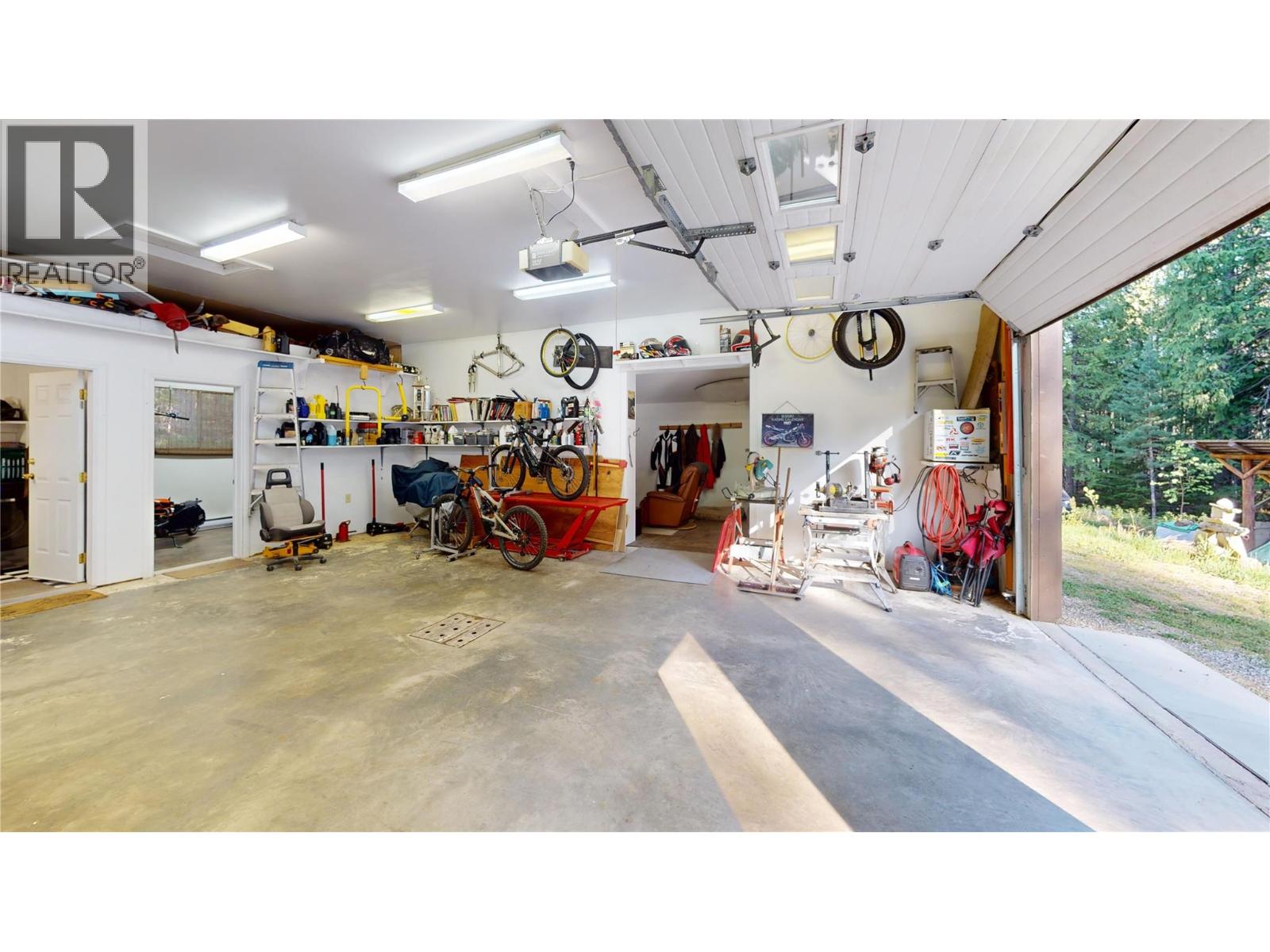 16317 Cedar Road, Crawford Bay, British Columbia  V0B 1E0 - Photo 35 - 10377510