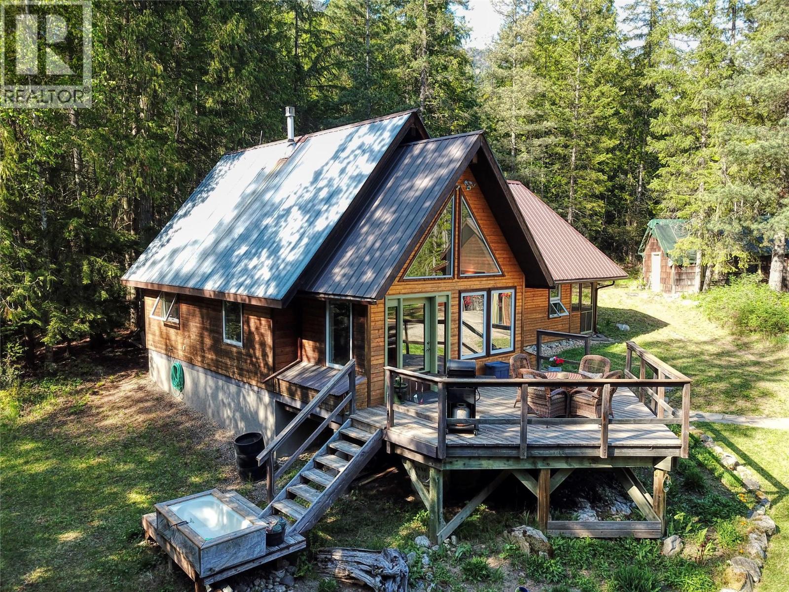 16317 Cedar Road, Crawford Bay, British Columbia  V0B 1E0 - Photo 6 - 10377510