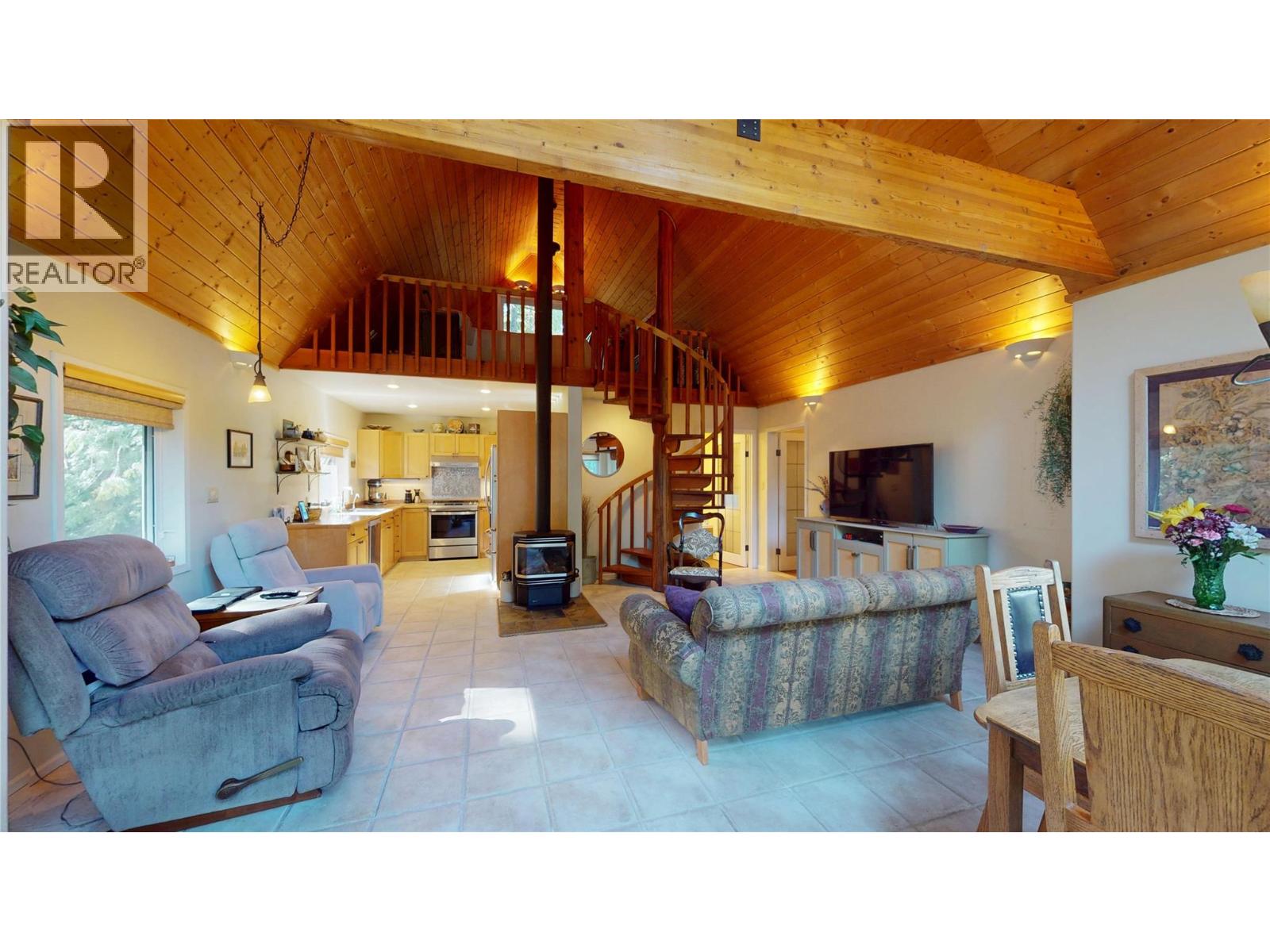 16317 Cedar Road, Crawford Bay, British Columbia  V0B 1E0 - Photo 8 - 10377510