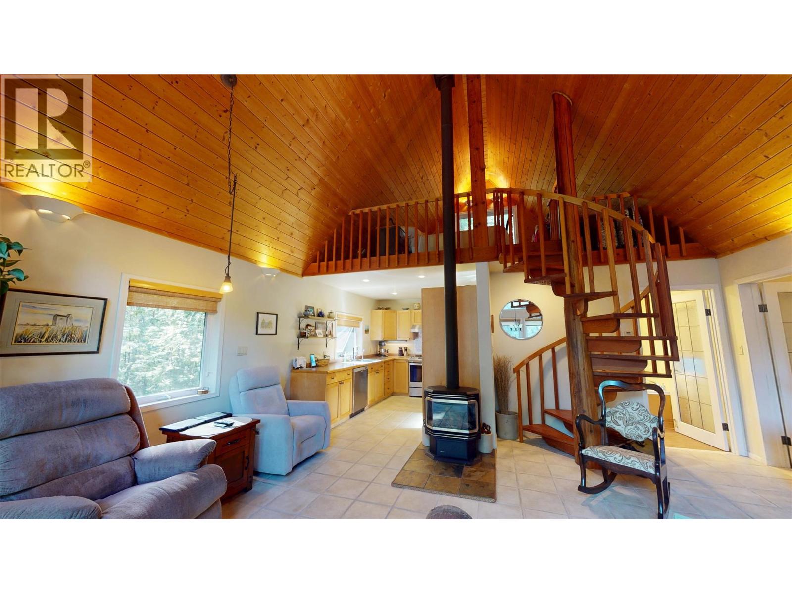 16317 Cedar Road, Crawford Bay, British Columbia  V0B 1E0 - Photo 9 - 10377510