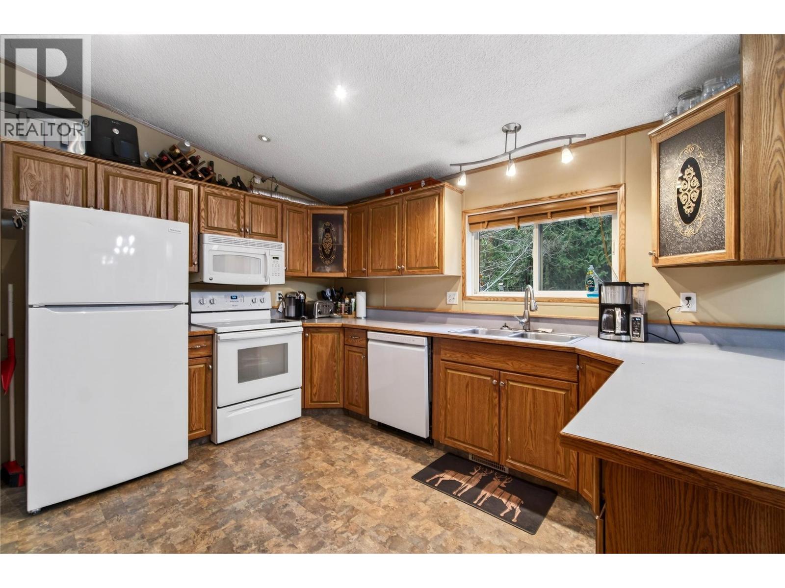 19 West Poirier Road, Mara, British Columbia  V0E 2K0 - Photo 12 - 10380944