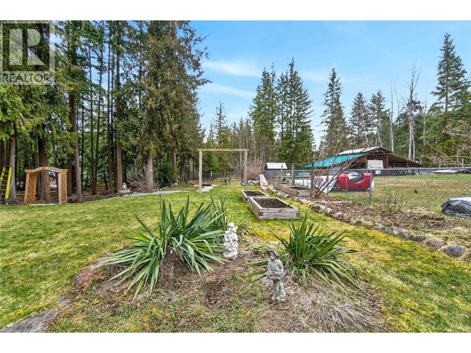 19 West Poirier Road, Mara, British Columbia  V0E 2K0 - Photo 40 - 10380944