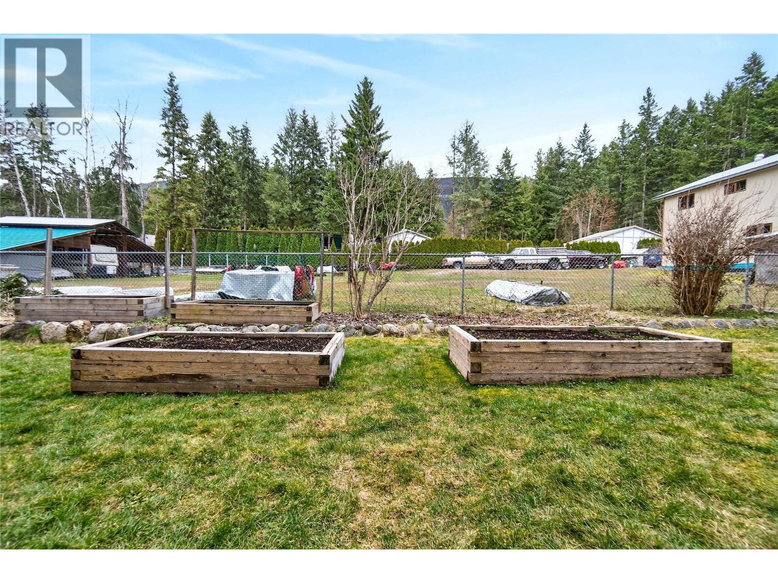 19 West Poirier Road, Mara, British Columbia  V0E 2K0 - Photo 41 - 10380944