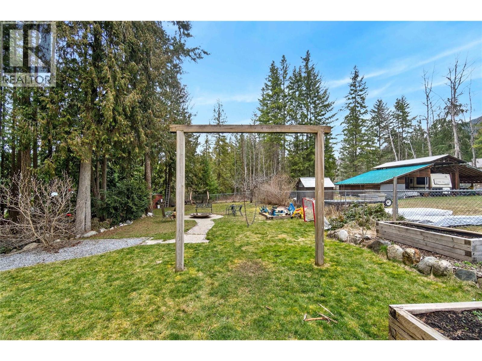 19 West Poirier Road, Mara, British Columbia  V0E 2K0 - Photo 42 - 10380944