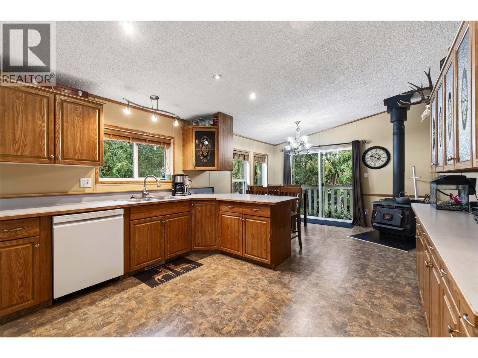 19 West Poirier Road, Mara, British Columbia  V0E 2K0 - Photo 8 - 10380944