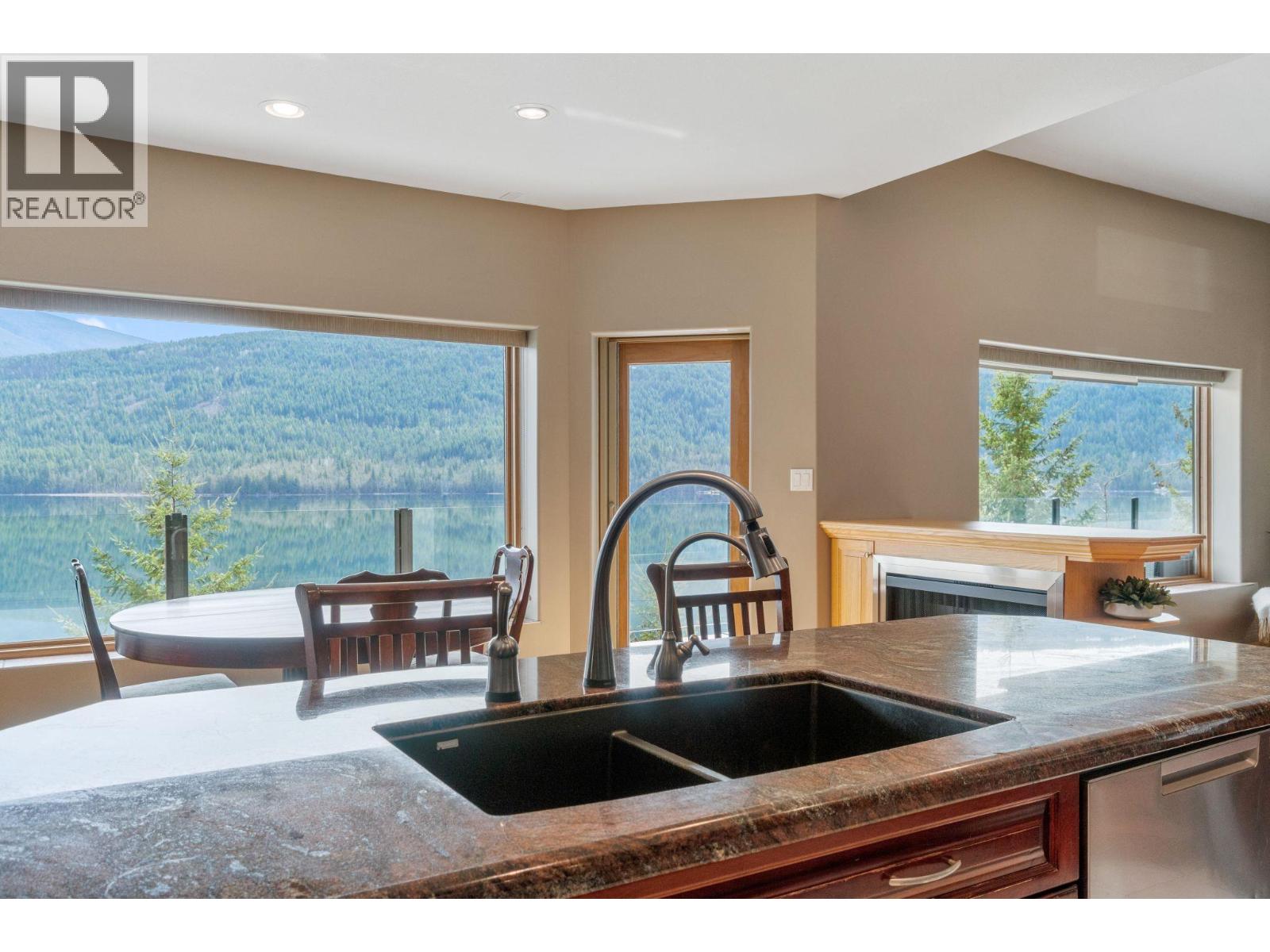 3918 Parri Road, Sorrento, British Columbia  V0E 2W0 - Photo 13 - 10380349