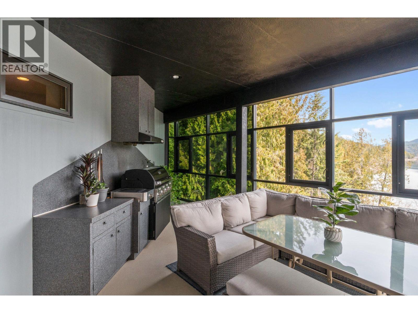 3918 Parri Road, Sorrento, British Columbia  V0E 2W0 - Photo 15 - 10380349