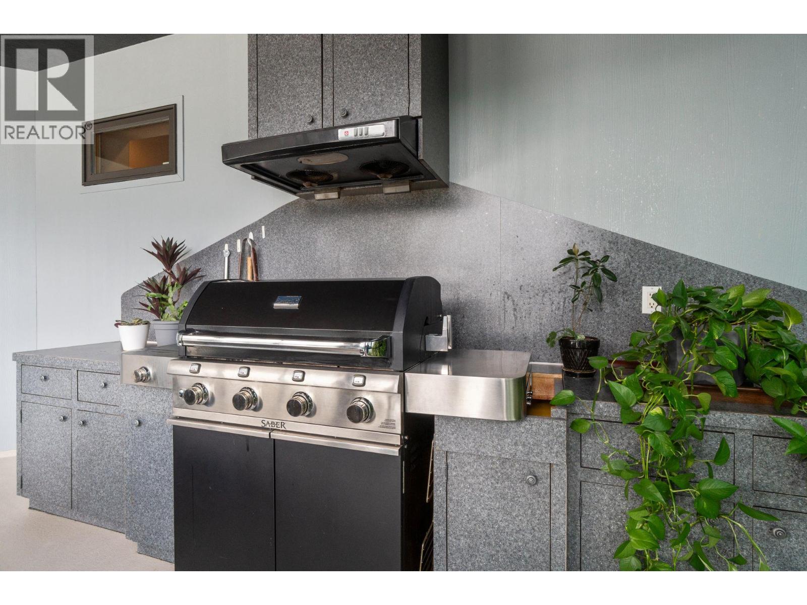 3918 Parri Road, Sorrento, British Columbia  V0E 2W0 - Photo 16 - 10380349