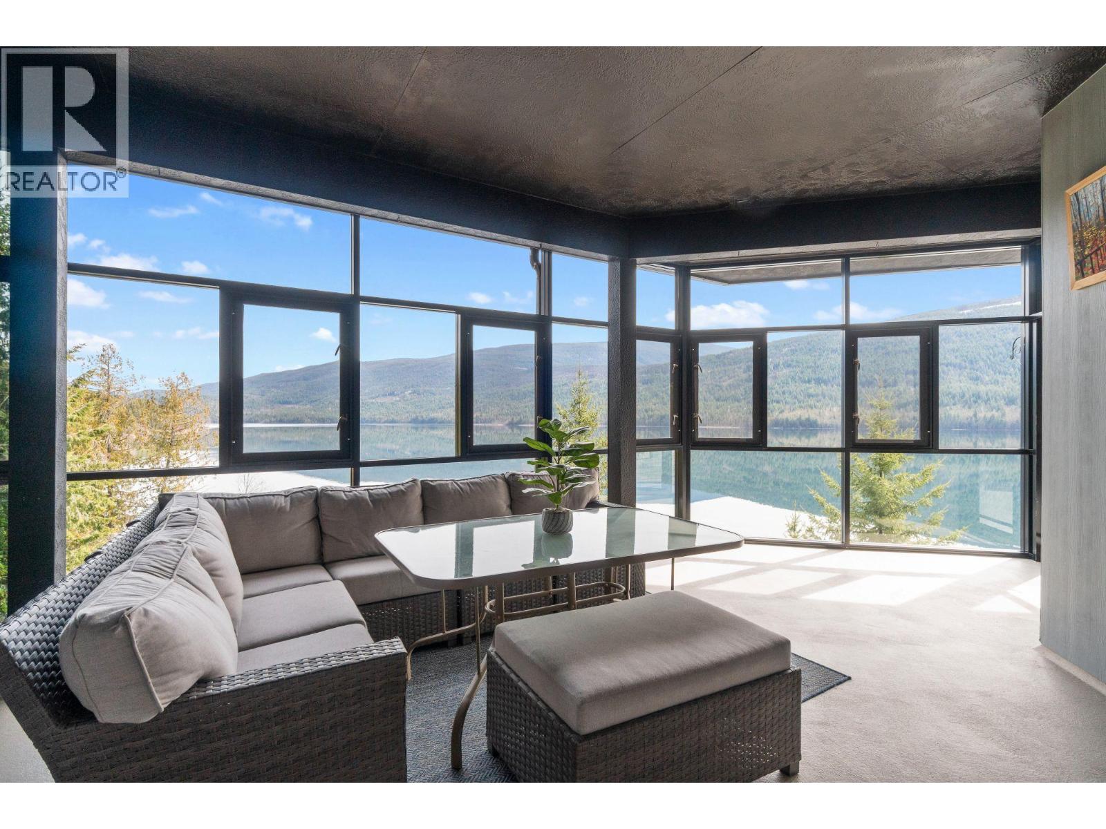 3918 Parri Road, Sorrento, British Columbia  V0E 2W0 - Photo 17 - 10380349