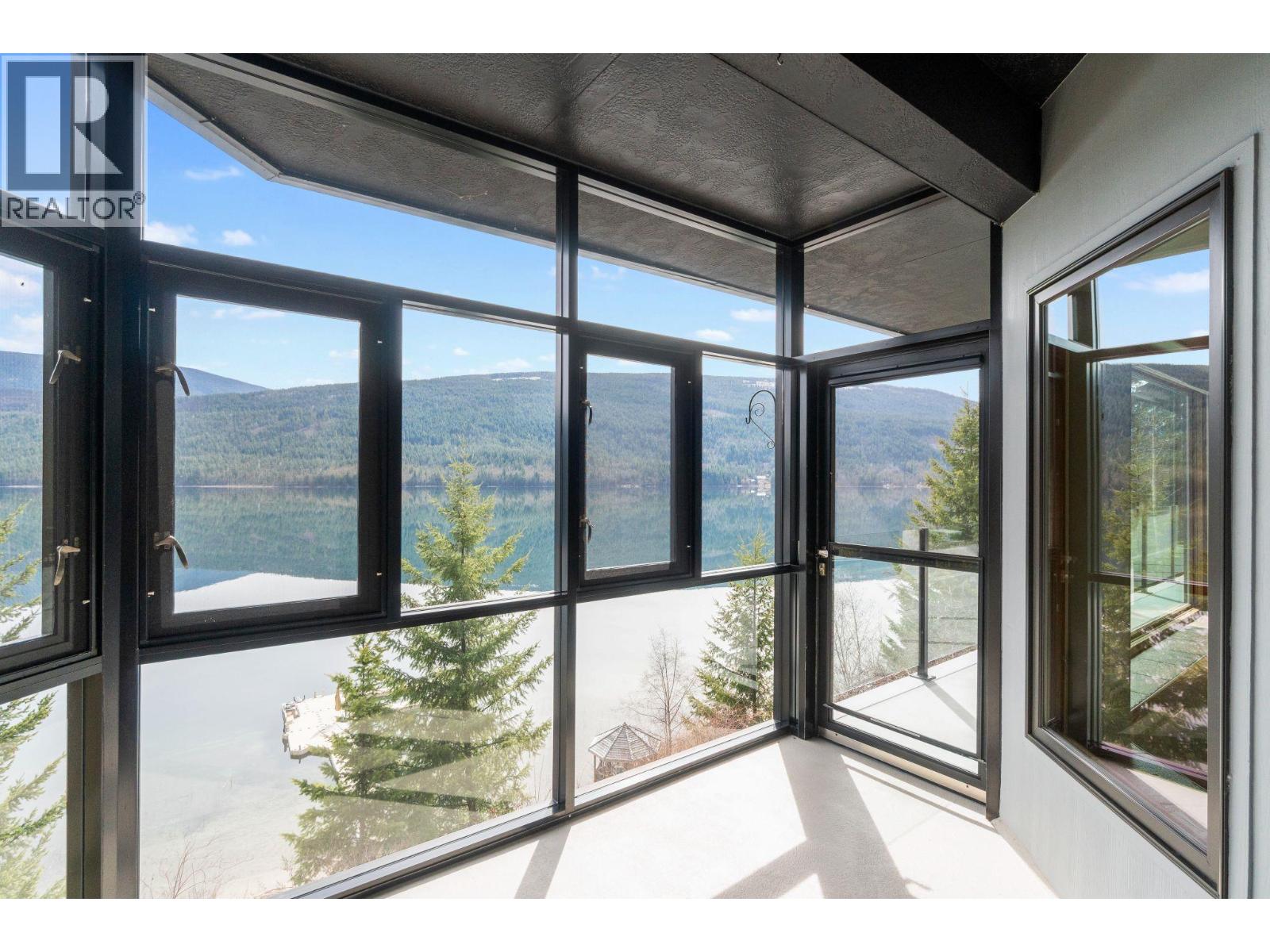 3918 Parri Road, Sorrento, British Columbia  V0E 2W0 - Photo 19 - 10380349