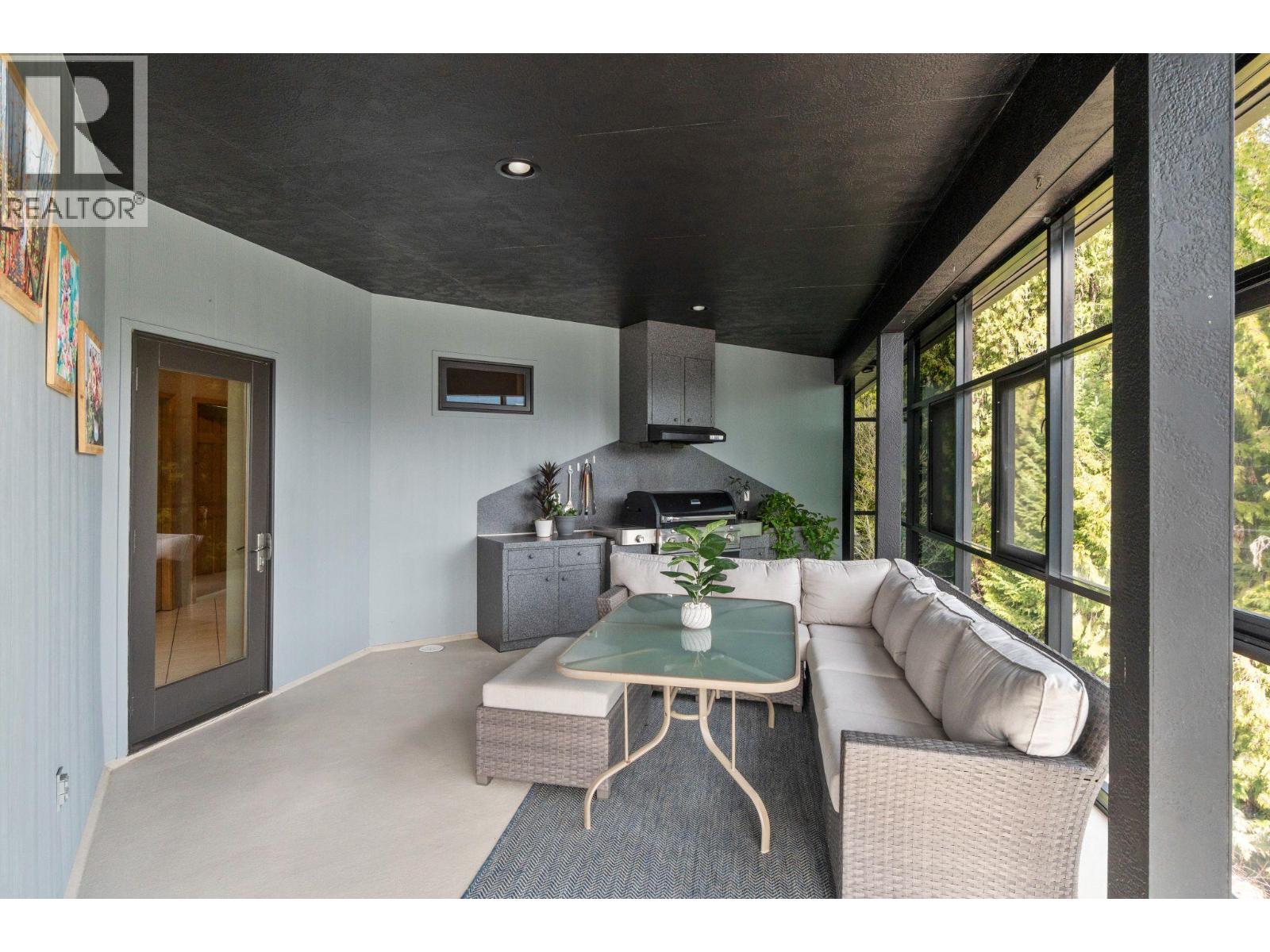 3918 Parri Road, Sorrento, British Columbia  V0E 2W0 - Photo 23 - 10380349