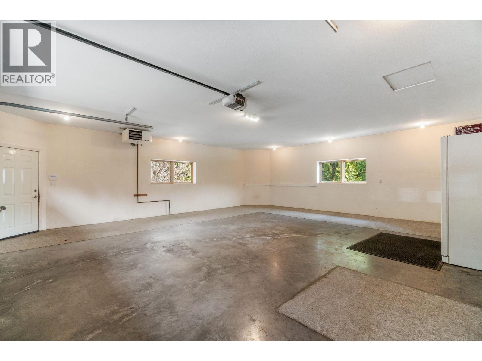 3918 Parri Road, Sorrento, British Columbia  V0E 2W0 - Photo 25 - 10380349