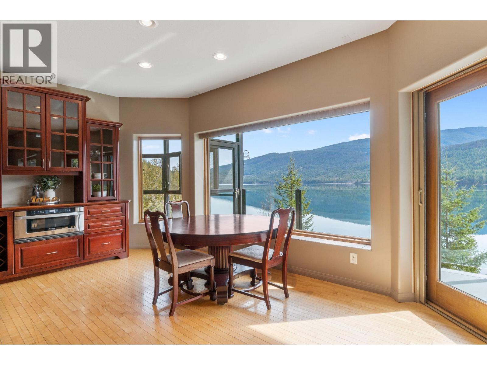 3918 Parri Road, Sorrento, British Columbia  V0E 2W0 - Photo 5 - 10380349