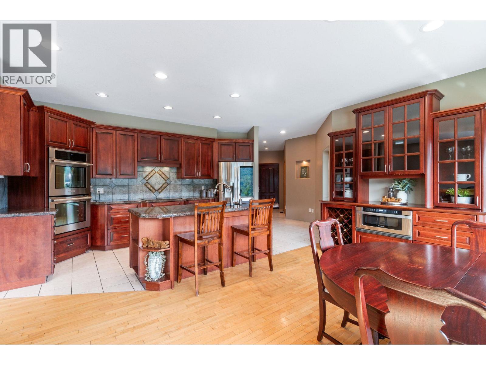 3918 Parri Road, Sorrento, British Columbia  V0E 2W0 - Photo 7 - 10380349