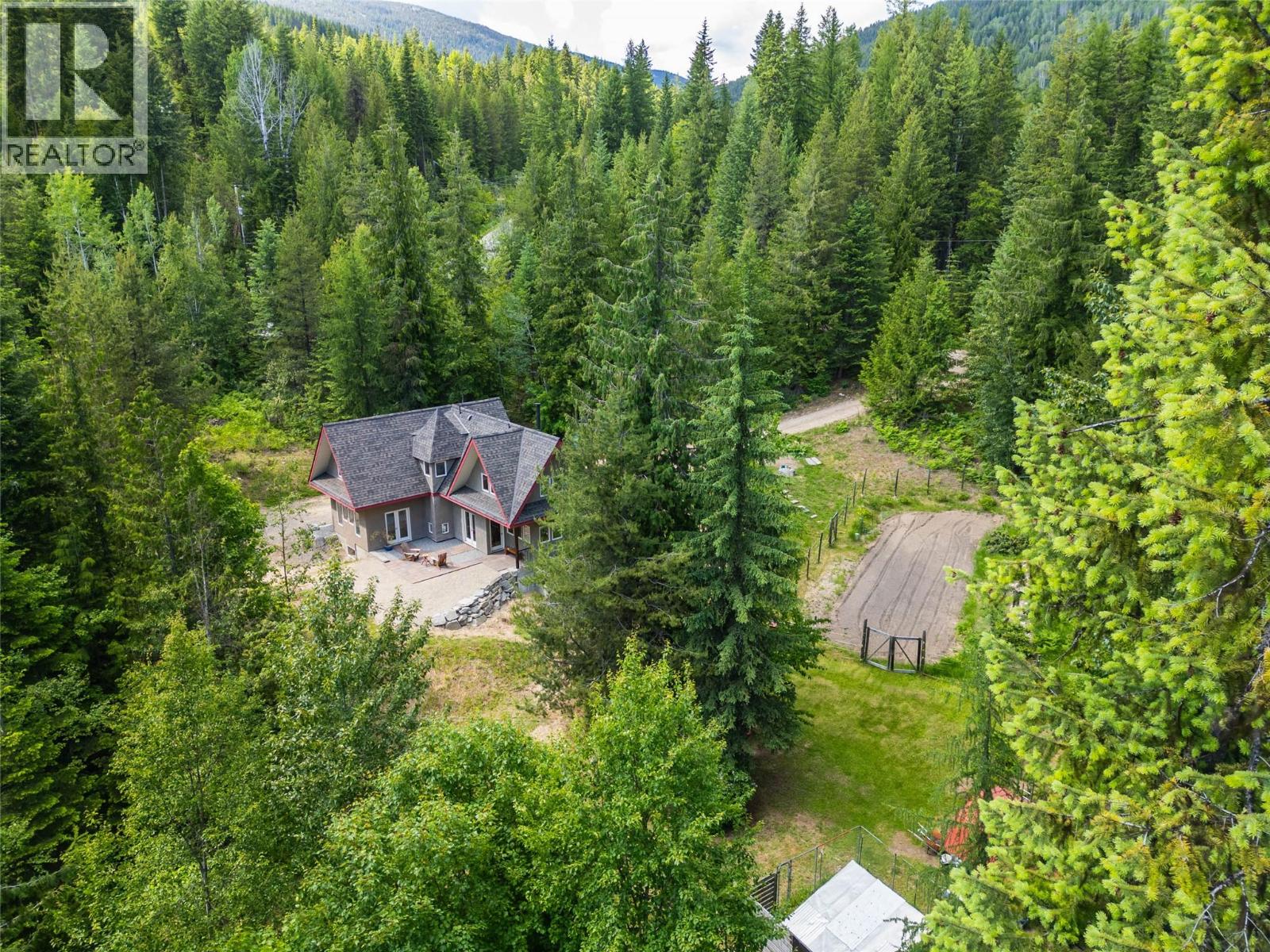 3675 Thompson Road, Bonnington Falls, British Columbia  V0G 2G3 - Photo 4 - 10380816