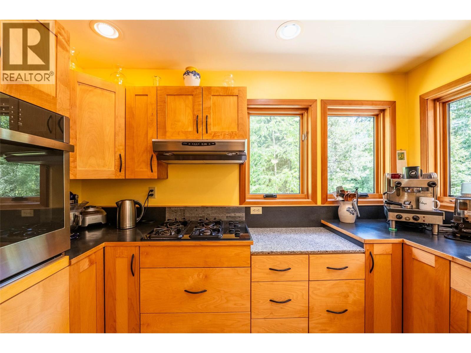 3675 Thompson Road, Bonnington Falls, British Columbia  V0G 2G3 - Photo 8 - 10380816