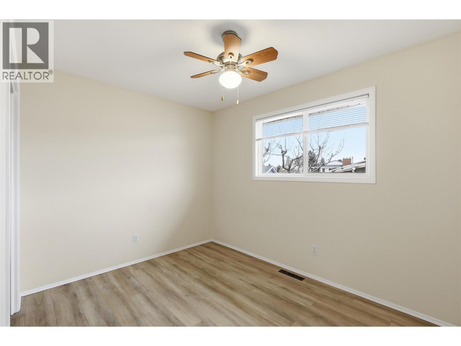 1119 Kemano Street, Kamloops, British Columbia  V2B 2T8 - Photo 11 - 10380813