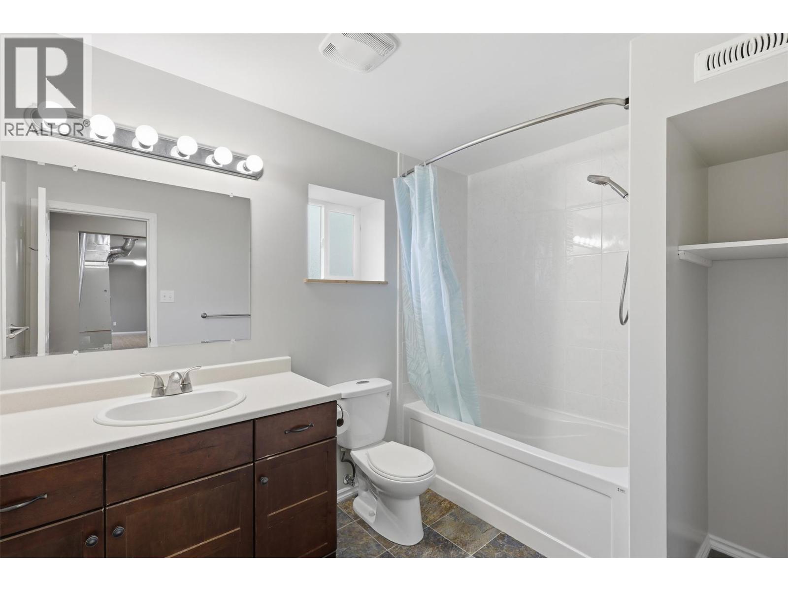 1119 Kemano Street, Kamloops, British Columbia  V2B 2T8 - Photo 28 - 10380813