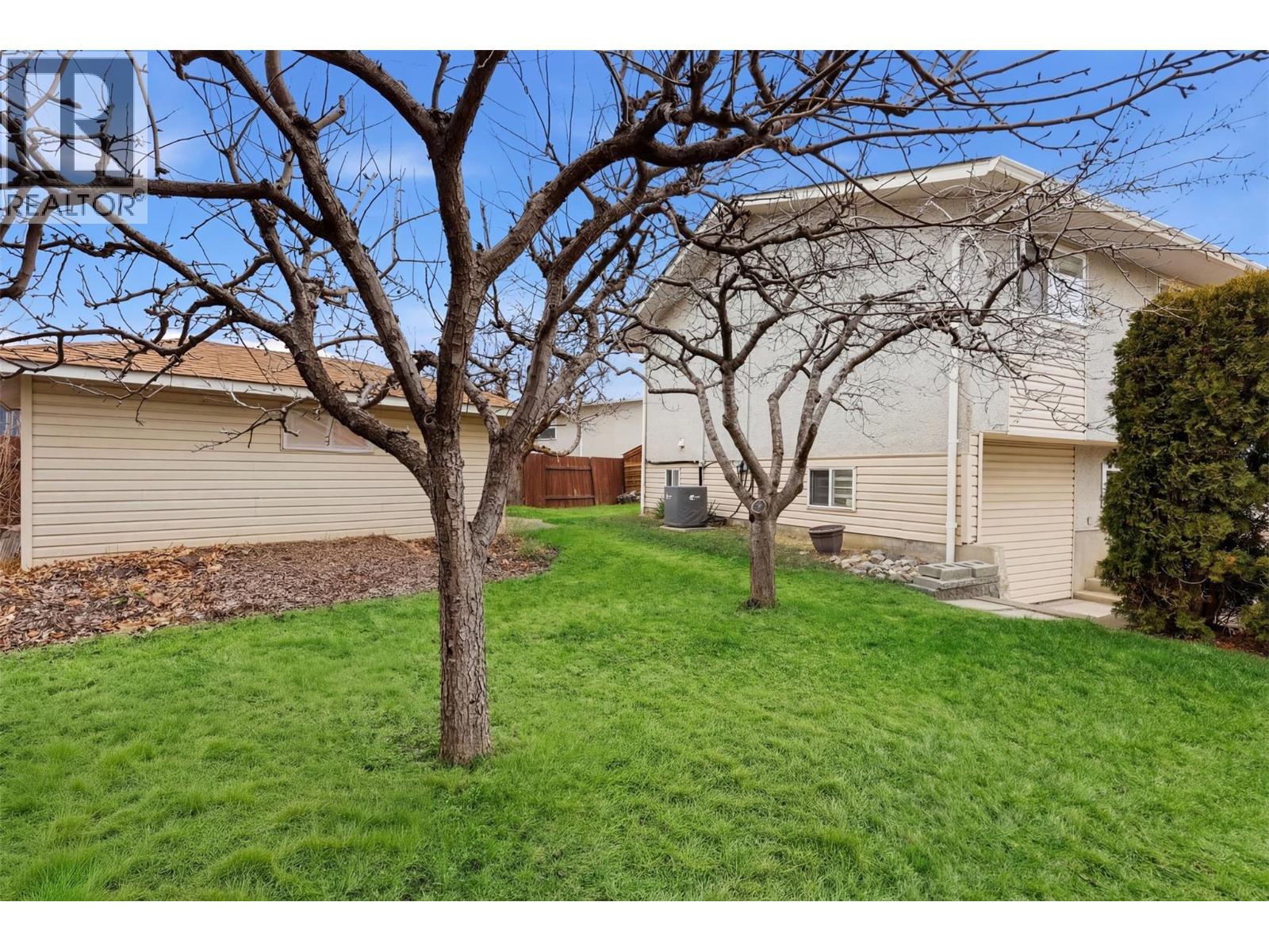 1119 Kemano Street, Kamloops, British Columbia  V2B 2T8 - Photo 35 - 10380813