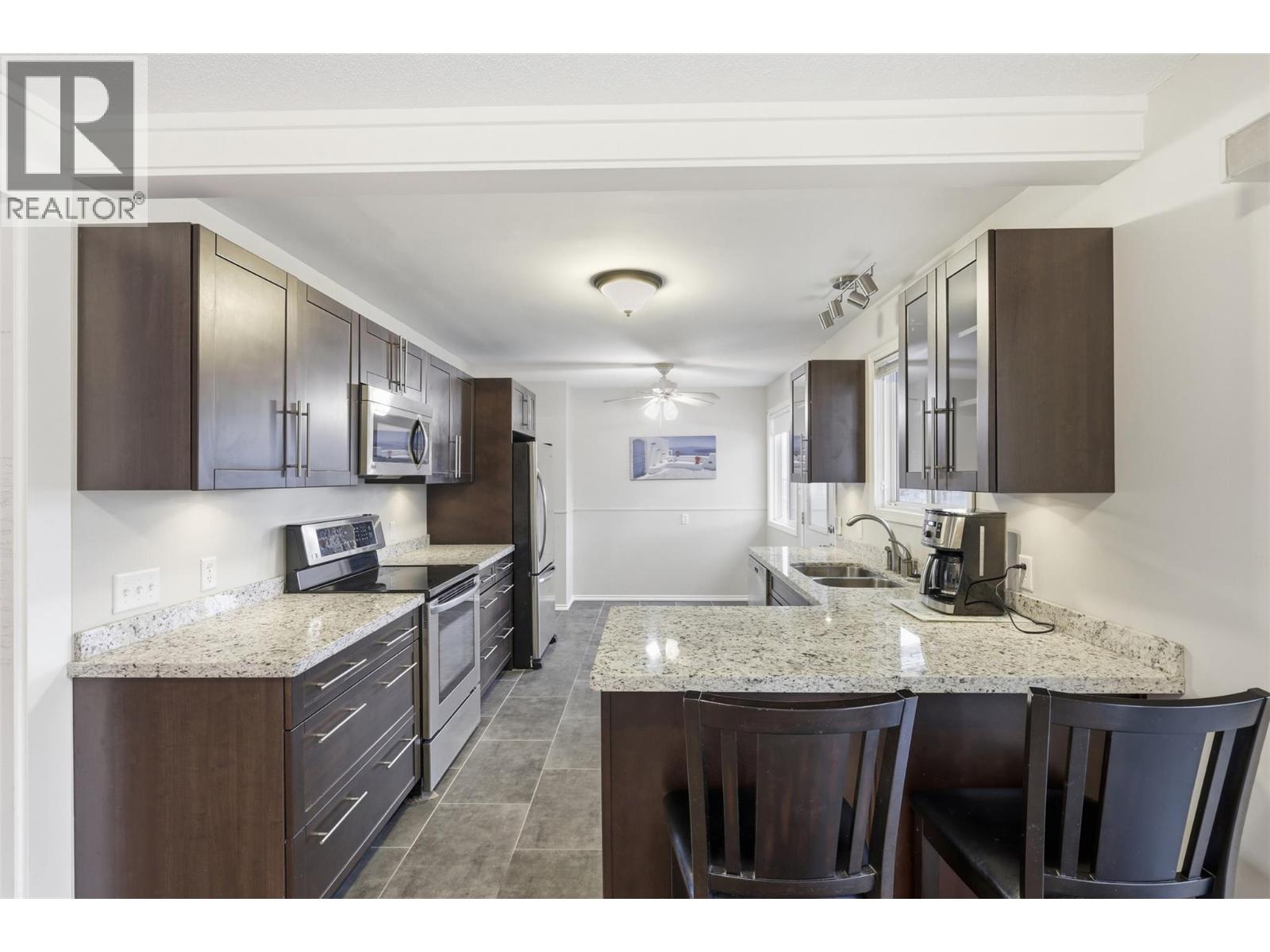 1119 Kemano Street, Kamloops, British Columbia  V2B 2T8 - Photo 5 - 10380813