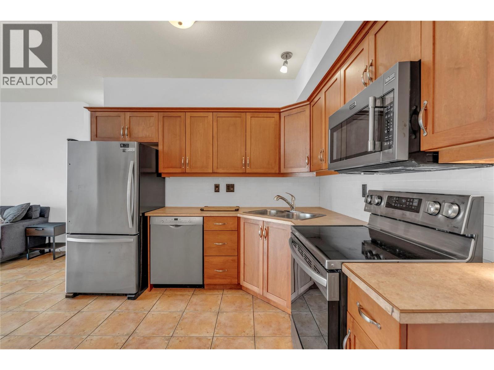 196 Wade Avenue W Unit# 306, Penticton, British Columbia  V2A 1T6 - Photo 8 - 10379940