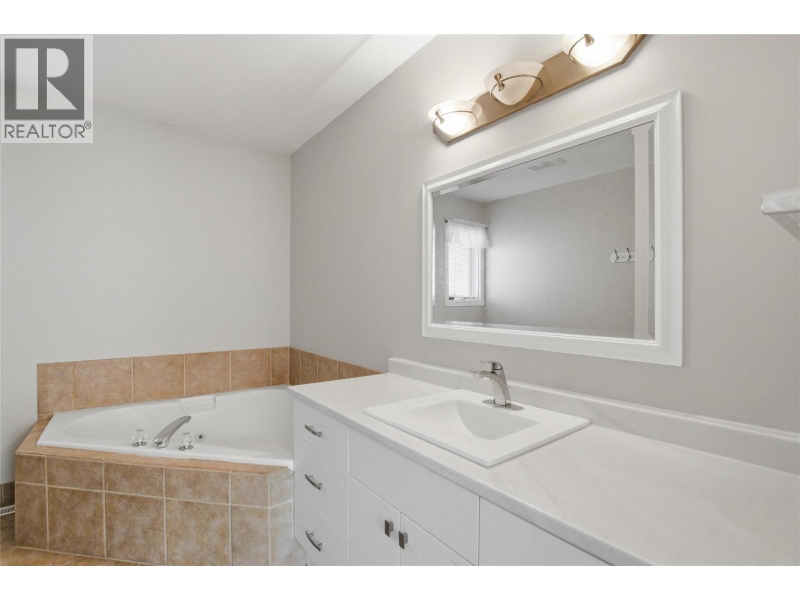 935 Dominion Street, Kamloops, British Columbia  V2C 2Y3 - Photo 13 - 10381009