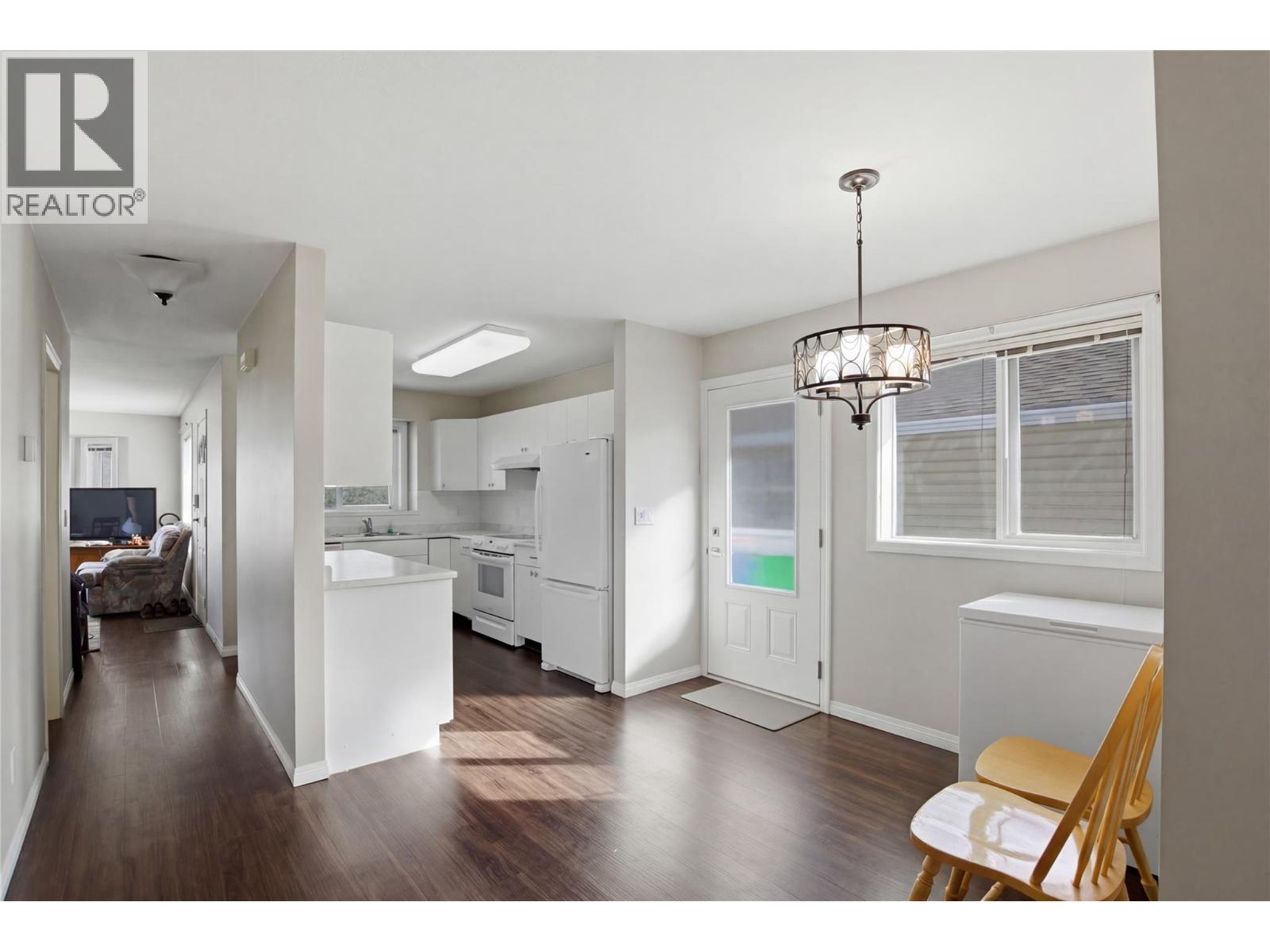 935 Dominion Street, Kamloops, British Columbia  V2C 2Y3 - Photo 6 - 10381009